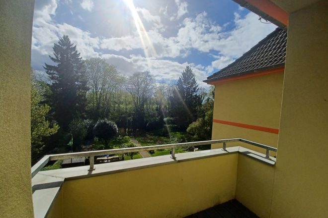 Schöne Etagenwohnung mit Balkon und Blick ins Grüne in Sterkrade-Mitte!
