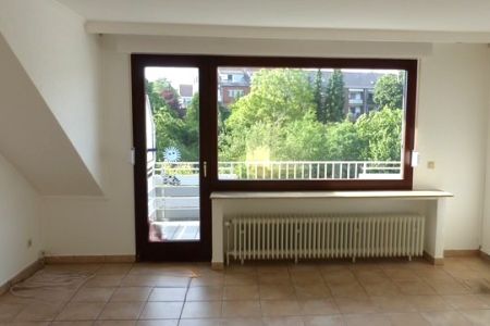 Wohnzimmer mit Balkon