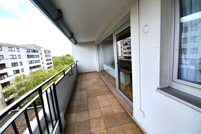 Großzügige Eigentumswohnung mit Weitblick über Oberhausen in Oberhausen-Mitte zu verkaufen!