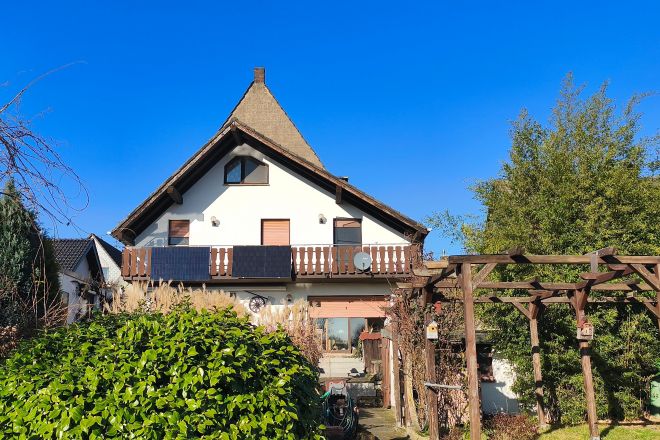 Sonnige Immobilie mit vier Wohneinheiten und traumhaftem Garten in Oberhausen Sterkrade !