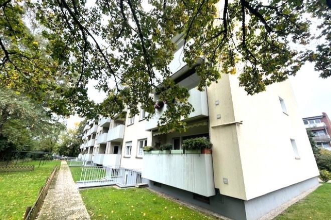 Attraktive 3,5-Zimmer- Eigentumswohnung mit Balkon im Erdgeschoss in Oberhausen-KÖNIGSHARDT