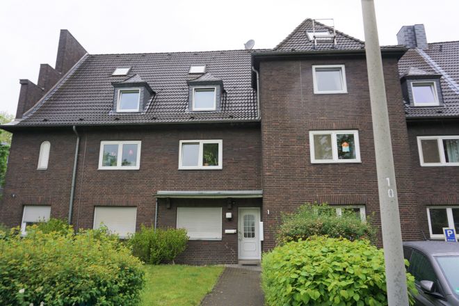 Moderne und helle Dachgeschosswohnung in Oberhausen-Klosterhardt zu vermieten!