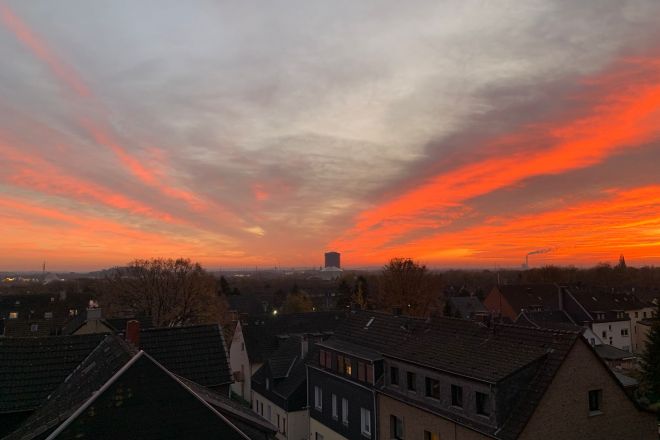 Luxus, Ruhe und Privatsphäre! Penthouse mit Panorama Aussicht über das westliche Ruhrgebiet!