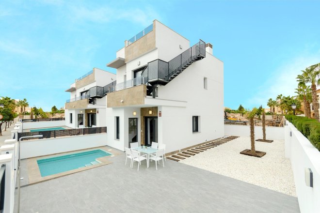 Neubauvillen in Torrevieja mit privatem Pool!