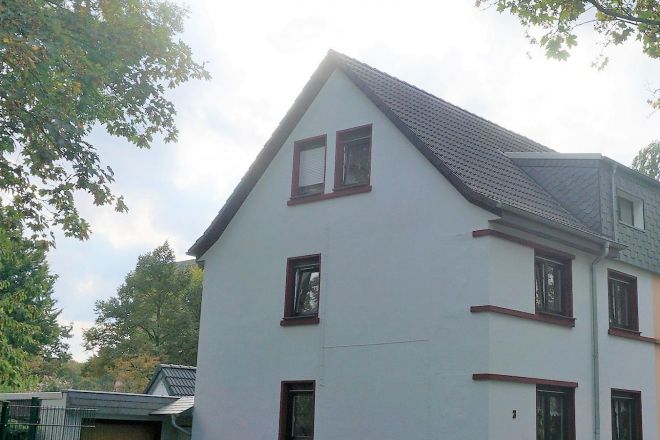 Schöne Doppelhaushälfte mit großem Garten und Garage in Buschhausen in einer Anliegerstraße zu verkaufen!