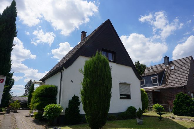 Einfamilienhaus mit schönem Garten in Oberhausen-Schmachtendorf!