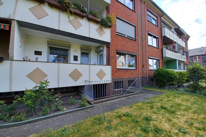 Erdgeschoss-Eigentumswohnung mit 3 Zimmern, Balkon und Garage in Oberhausen Schwarze Heide zu verkaufen!